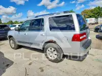 2010 Lincoln NAVIGATOR photo