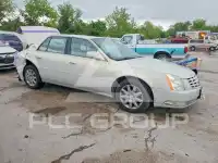 2010 Cadillac DTS photo