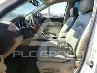 2010 Cadillac SRX photo