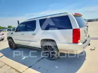 2010 Cadillac ESCALADE photo