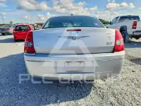 2010 Chrysler 300 фото