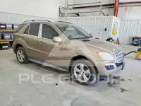 2010 Mercedes Benz ML-Class photo