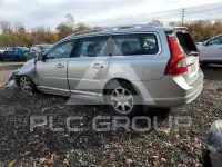 2010 Volvo V70 photo