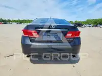 2010 Lexus ES photo