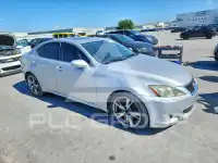 2010 Lexus IS photo