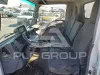 2010 Isuzu NPR фото