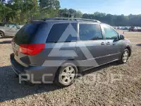 2010 Toyota SIENNA photo