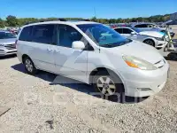 2010 Toyota SIENNA photo