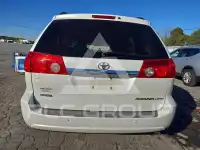 2010 Toyota SIENNA photo