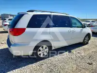 2010 Toyota SIENNA photo
