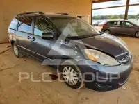 2010 Toyota SIENNA photo