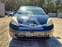 2010 Toyota SIENNA фото