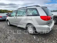 2010 Toyota SIENNA фото
