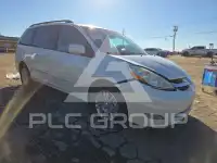 2010 Toyota SIENNA photo