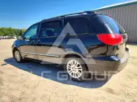2010 Toyota SIENNA фото