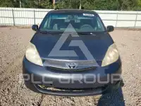 2010 Toyota SIENNA photo