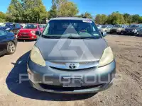 2010 Toyota SIENNA фото