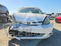 2010 Toyota SIENNA фото