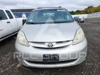 2010 Toyota SIENNA фото