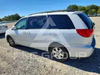 2010 Toyota SIENNA photo