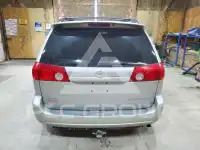 2010 Toyota SIENNA фото