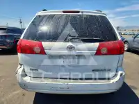 2010 Toyota SIENNA photo