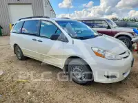 2010 Toyota SIENNA фото