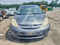 2010 Toyota SIENNA фото