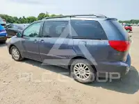 2010 Toyota SIENNA photo