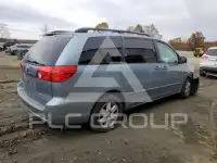2010 Toyota SIENNA photo