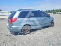 2010 Toyota SIENNA фото