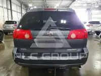 2010 Toyota SIENNA photo