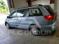 2010 Toyota SIENNA photo