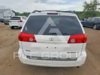 2010 Toyota SIENNA фото