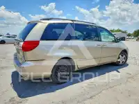 2010 Toyota SIENNA фото