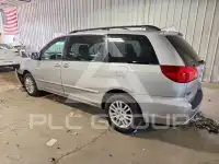 2010 Toyota SIENNA фото
