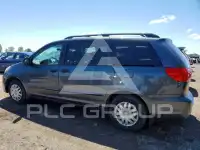 2010 Toyota SIENNA photo