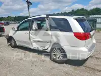 2010 Toyota SIENNA photo