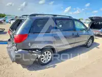 2010 Toyota SIENNA фото