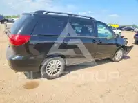 2010 Toyota SIENNA photo