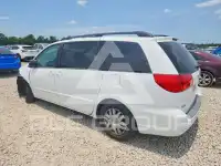 2010 Toyota SIENNA photo