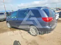 2010 Toyota SIENNA photo