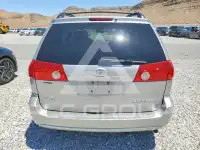 2010 Toyota SIENNA photo