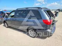 2010 Toyota SIENNA фото