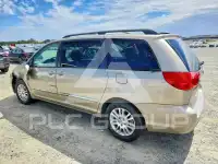 2010 Toyota SIENNA фото