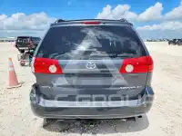 2010 Toyota SIENNA photo