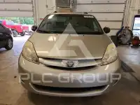 2010 Toyota SIENNA фото
