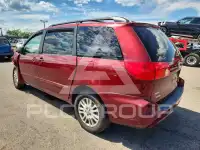 2010 Toyota SIENNA фото
