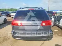 2010 Toyota SIENNA photo