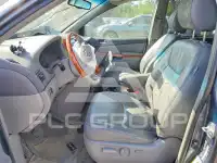 2010 Toyota SIENNA photo
